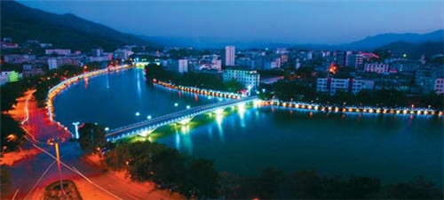 单身男士房子该如何装修（单身男士房间）